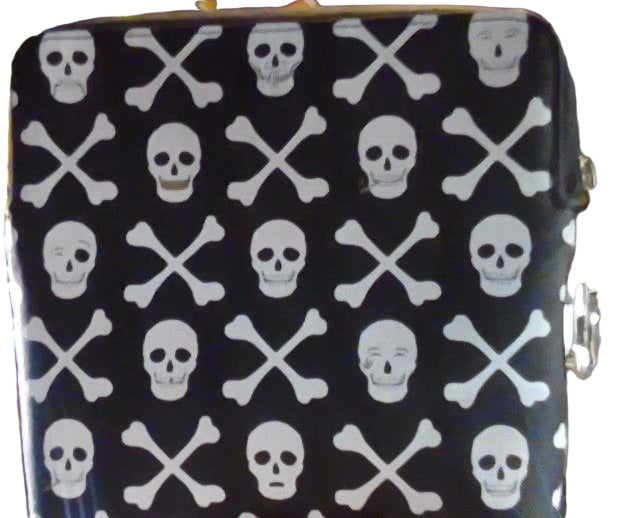 On The Go 420 Incognito Smell Proof Bag: Skull and Crossbones